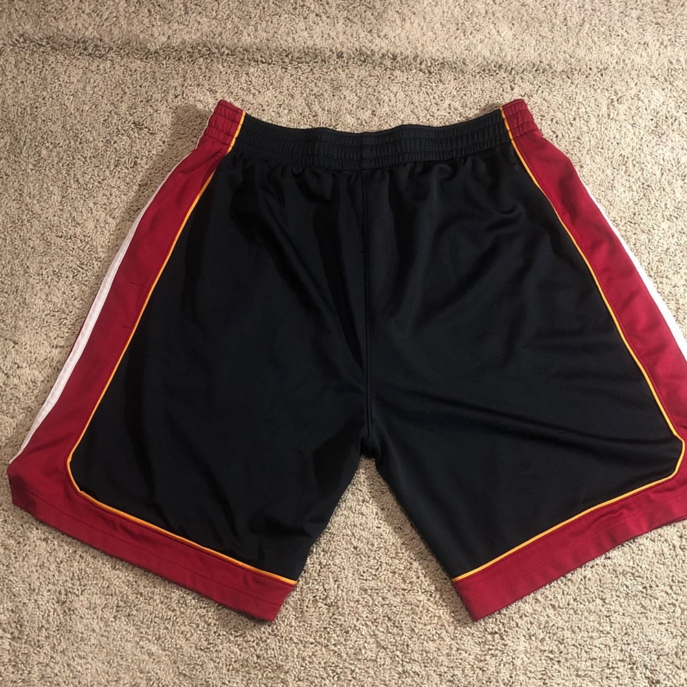Adidas Men’s Vintage Miami Heat NBA Swingman Basketball Shorts, Size XXL - Picture 6 of 7